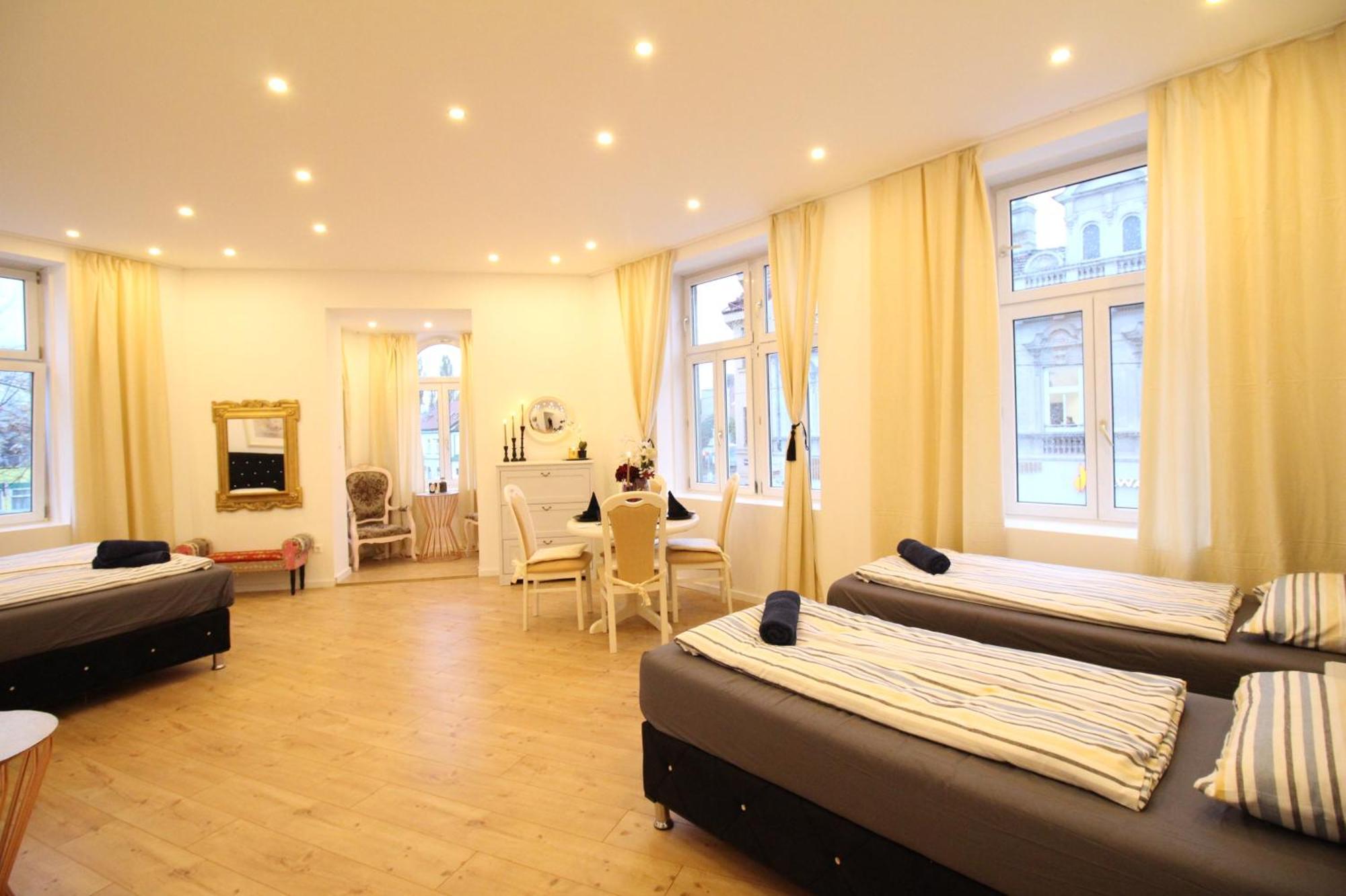 Disc Cozy Rooms In Liesing Vienna Exterior photo