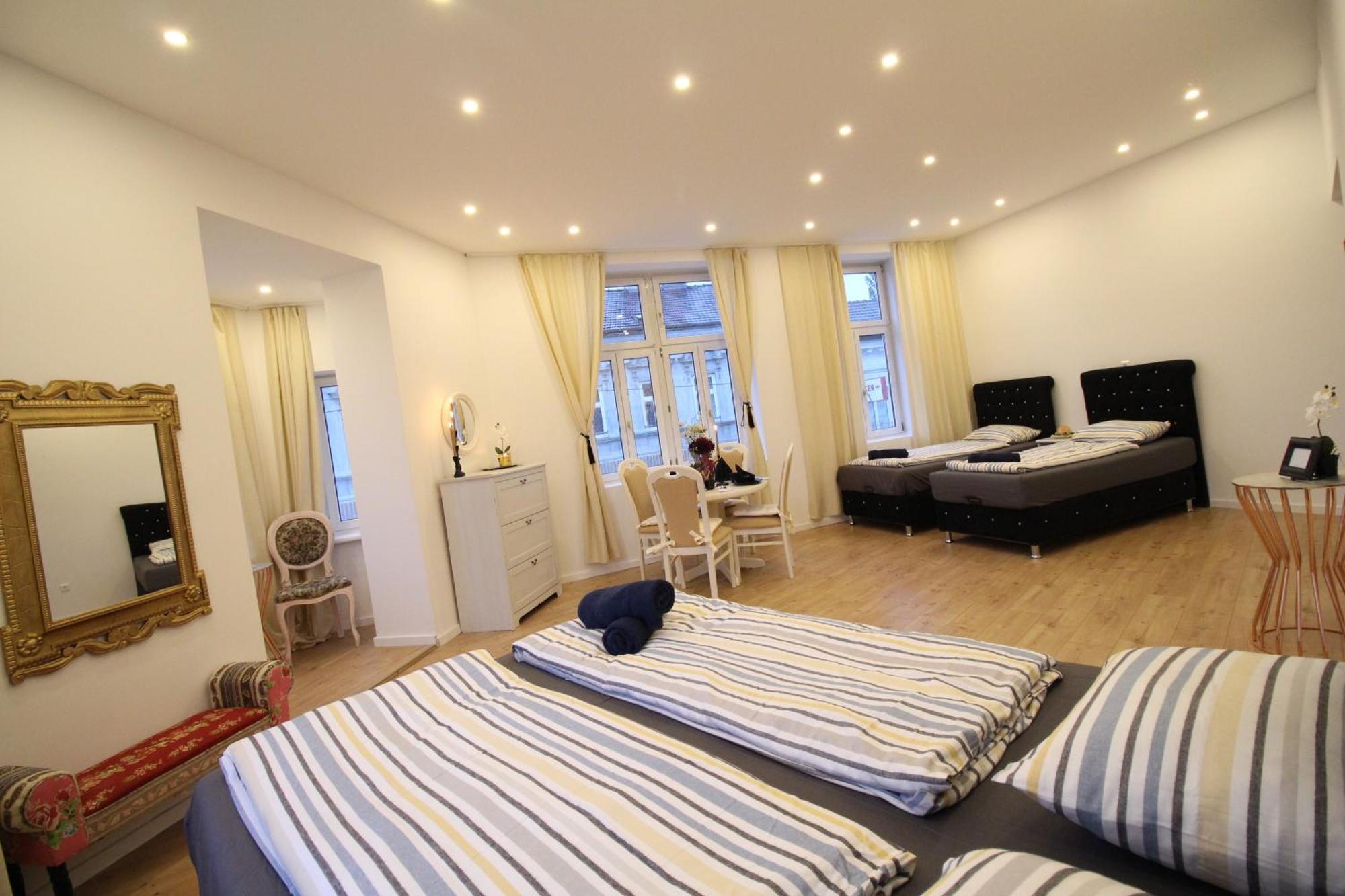 Disc Cozy Rooms In Liesing Vienna Exterior photo